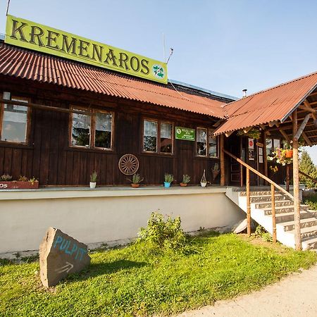 Hostel Kremenaros Ustrzyki Górne Exteriér fotografie
