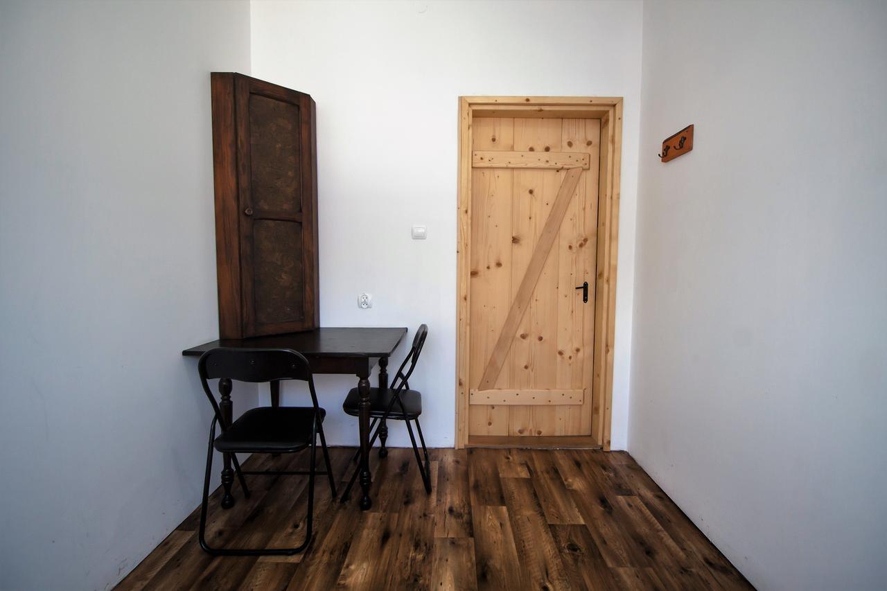 Hostel Kremenaros Ustrzyki Górne Exteriér fotografie