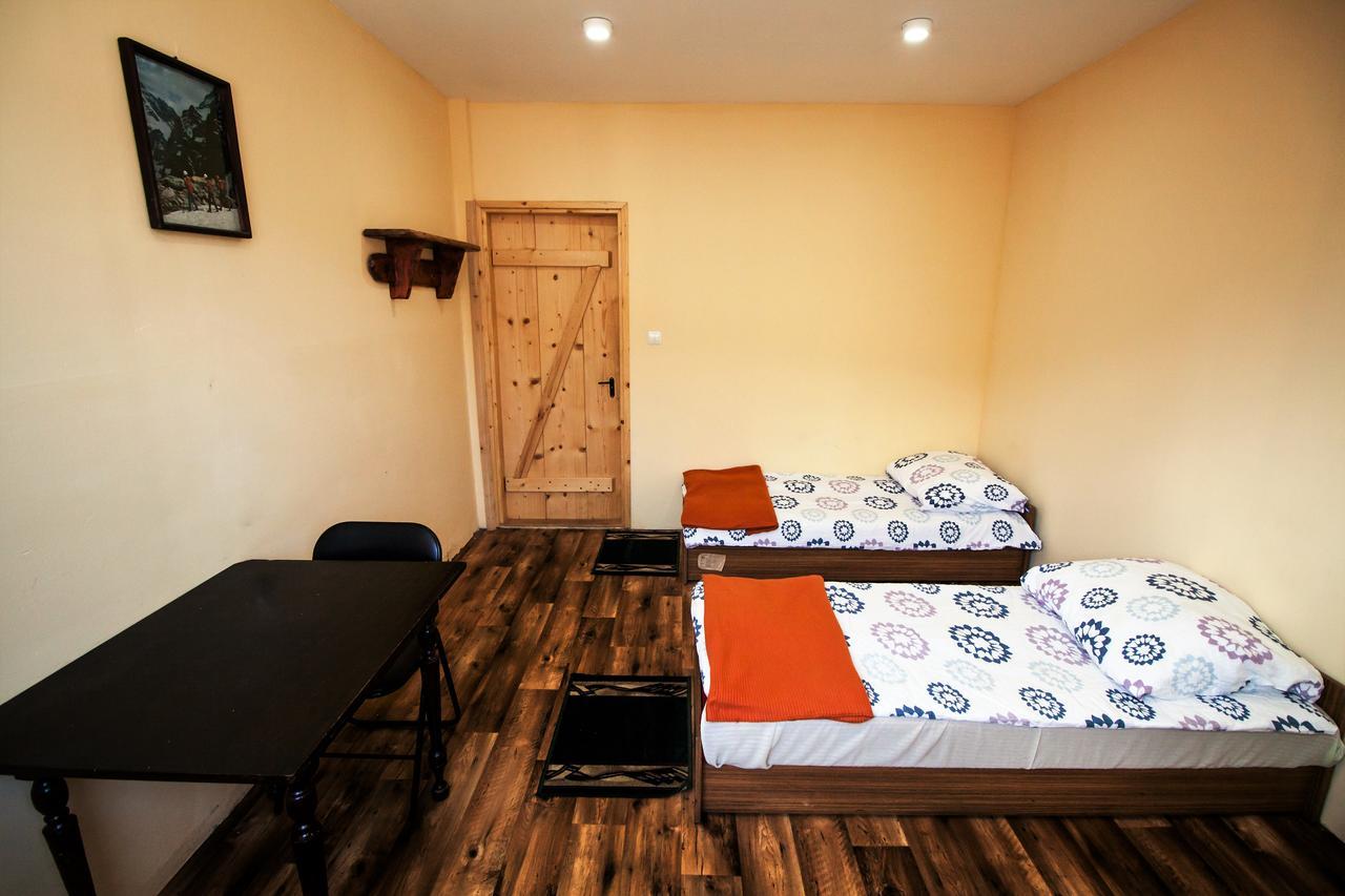 Hostel Kremenaros Ustrzyki Górne Exteriér fotografie